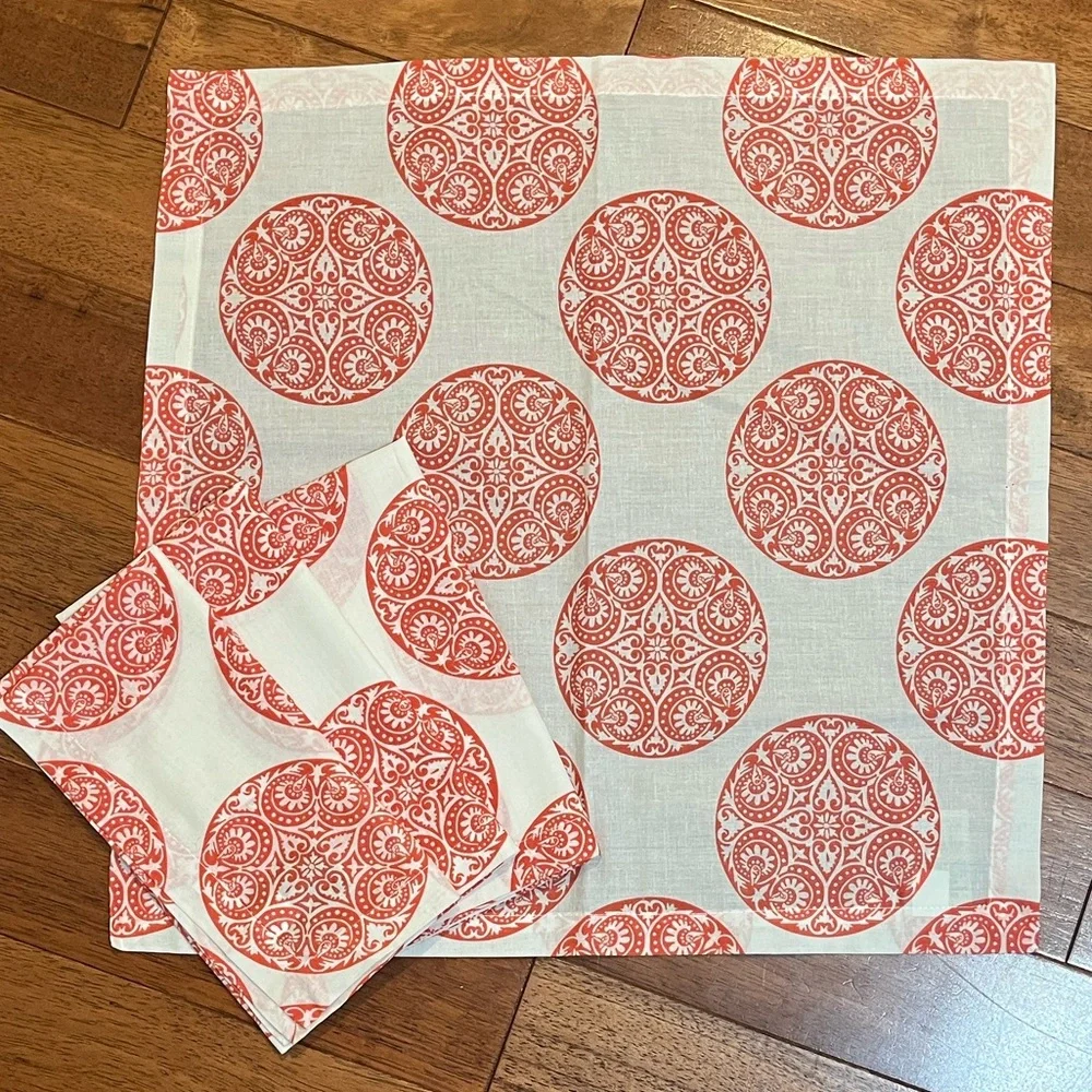 Pottery Barn Coral and White Patterned Napkins 20inx20in - Picture 3 of 6